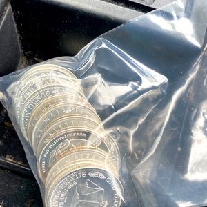 1 Troy ounce.999 fine silver rounds